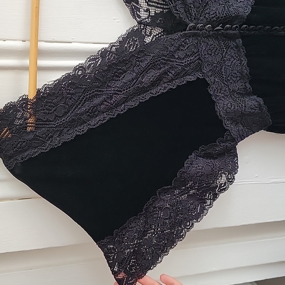 Black Lace Velvet Forever 21 Blouse - Picture 3 of 7
